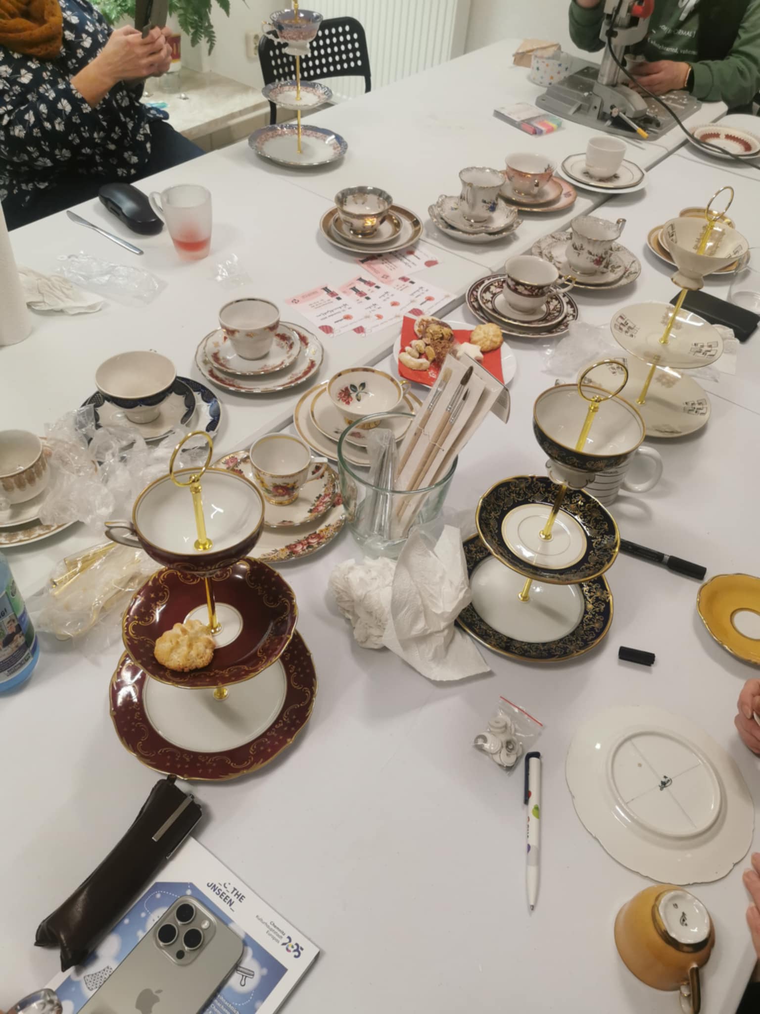 Etageren aus Sammeltassen bauen - Upcyclingkurs in Chemnitz 17.04.26 14-18 Uhr – Bild 5