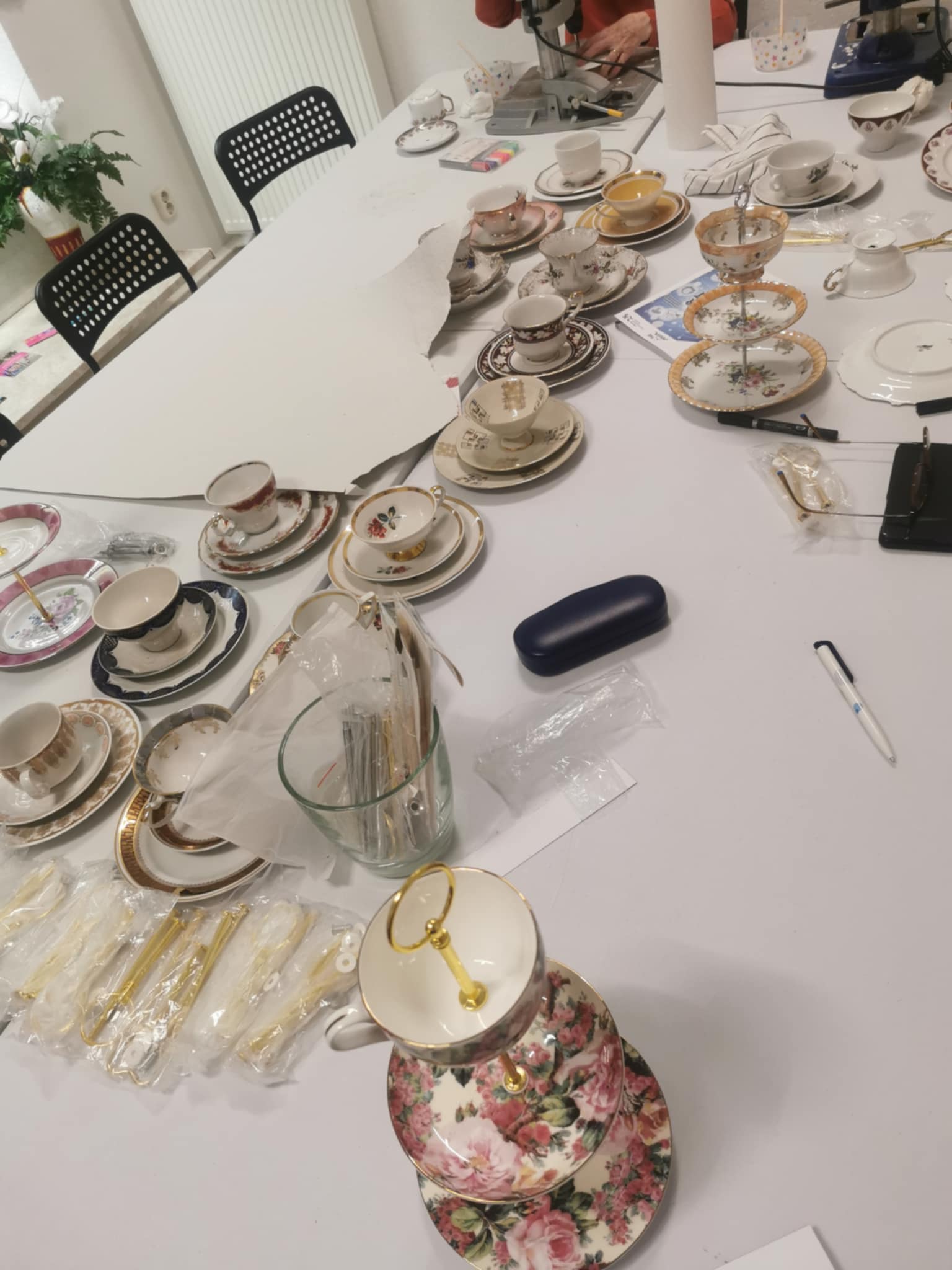 Etageren aus Sammeltassen bauen - Upcyclingkurs in Chemnitz 17.04.26 14-18 Uhr – Bild 4