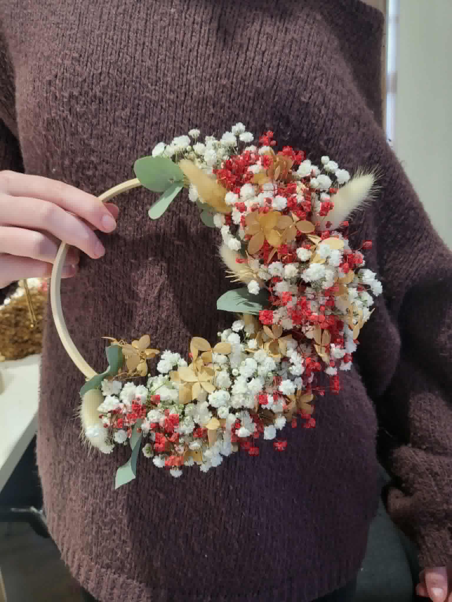 Blumenkranz binden aus Trockenblumen – Bild 13